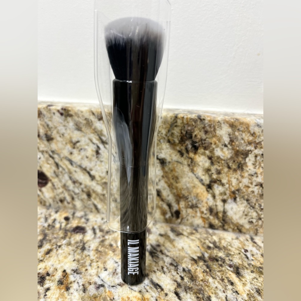 Il Makiage Foundation Blending Brush